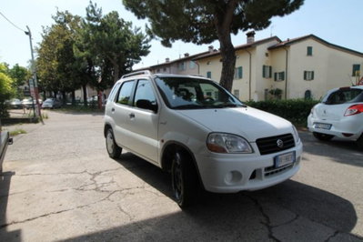 Suzuki Ignis 1.3i 16V cat 4WD GL (2)