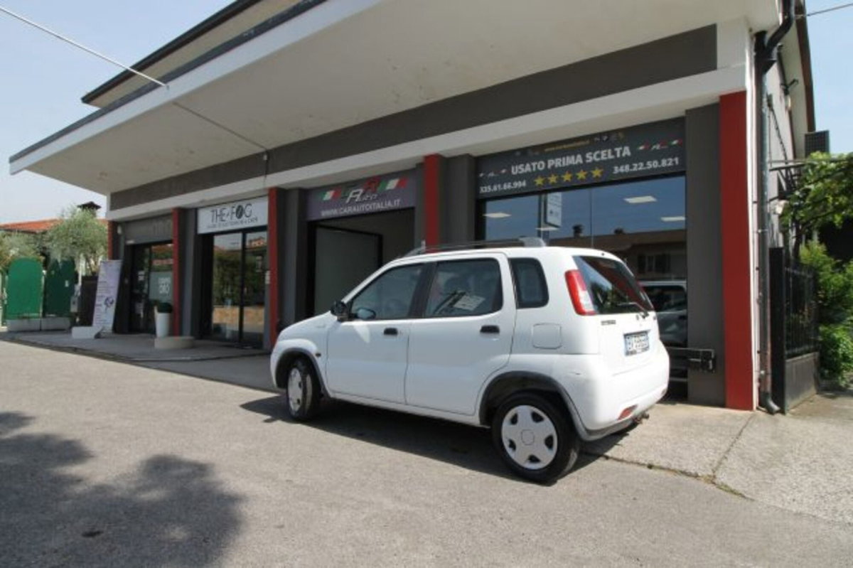 Suzuki Ignis 1.3i 16V cat 4WD GL (4)