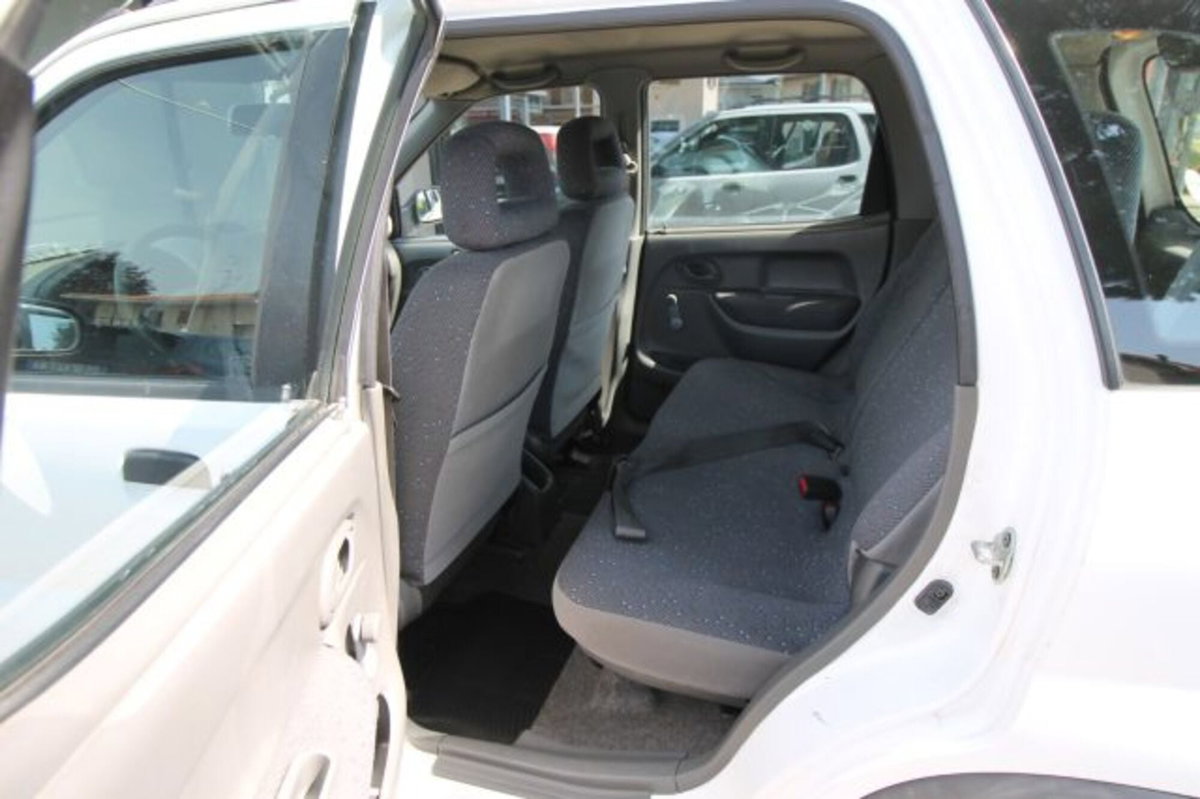 Suzuki Ignis 1.3i 16V cat 4WD GL (5)