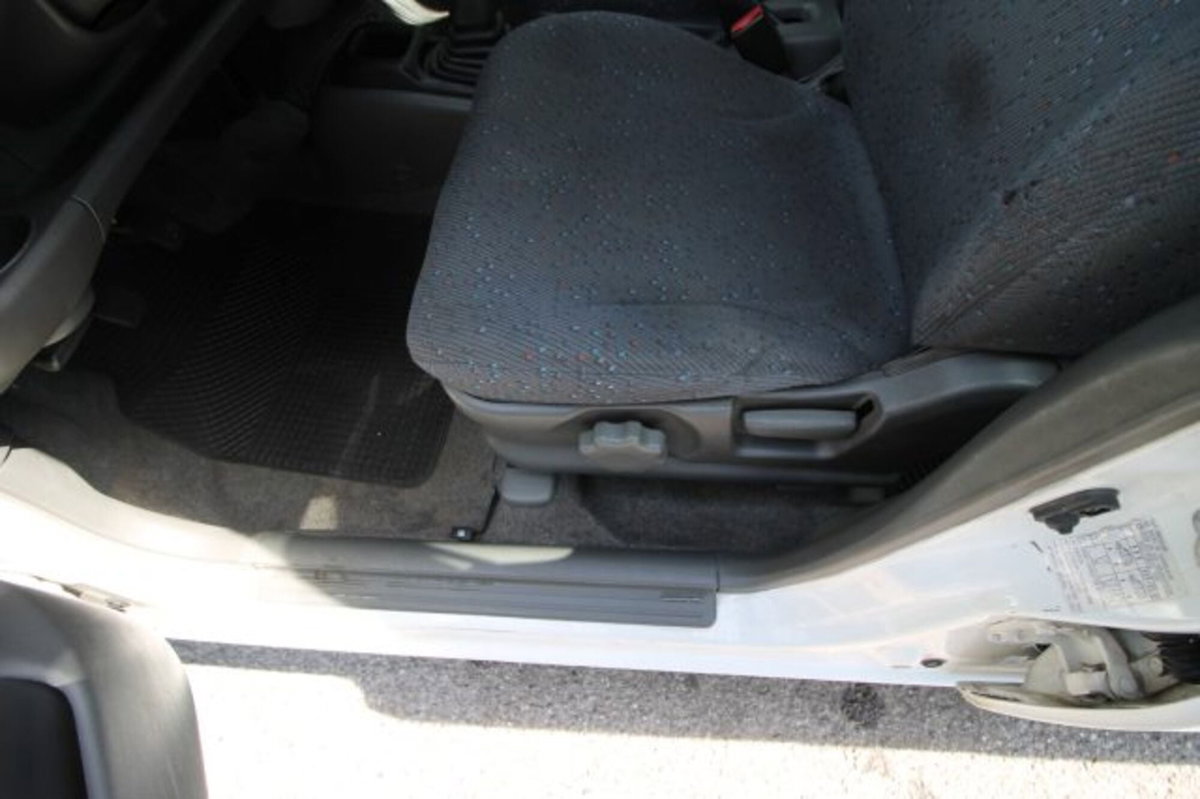 Suzuki Ignis 1.3i 16V cat 4WD GL (8)