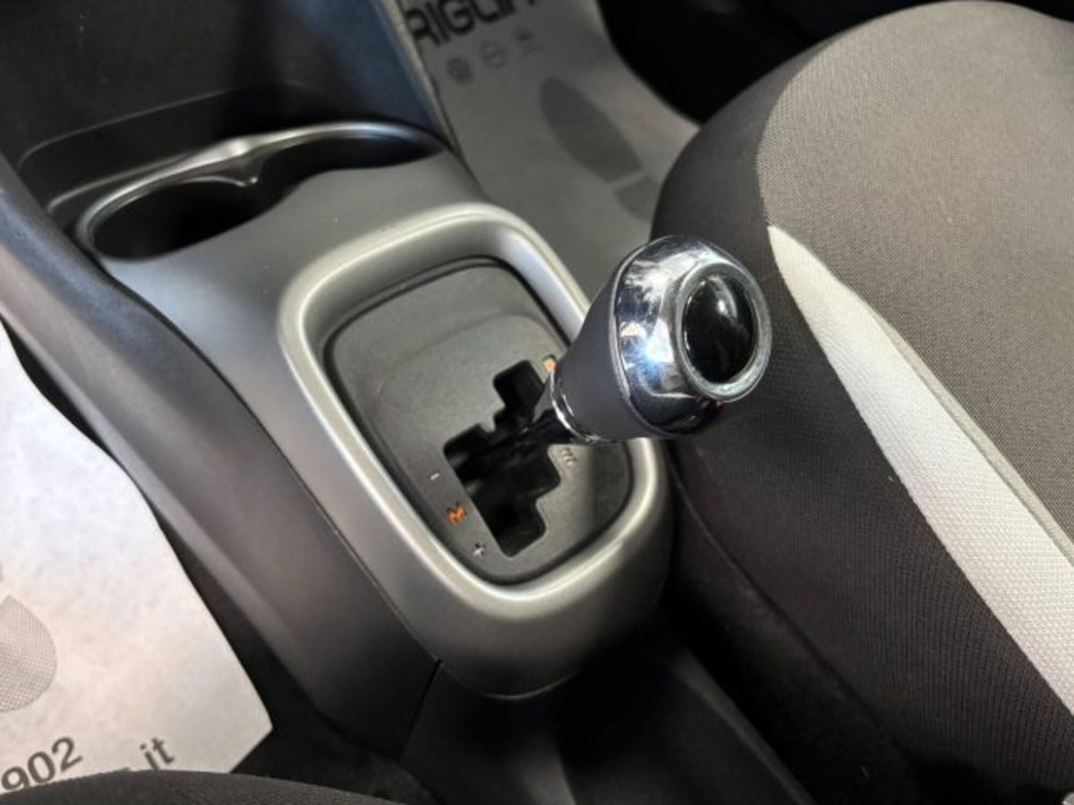 Toyota Aygo 1.0 VVT-i 69 CV 5 porte x-pure MMT (12)
