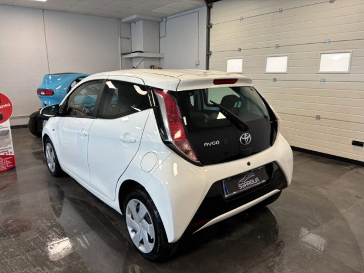 Toyota Aygo 1.0 VVT-i 69 CV 5 porte x-pure MMT (4)