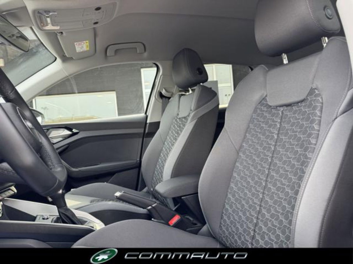 Audi A1 Sportback 30 TFSI S tronic Identity Black (11)