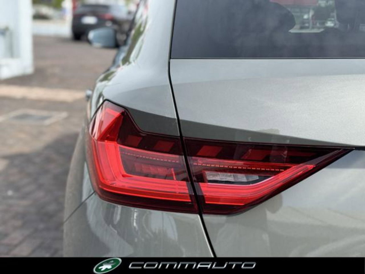 Audi A1 Sportback 30 TFSI S tronic Identity Black (7)
