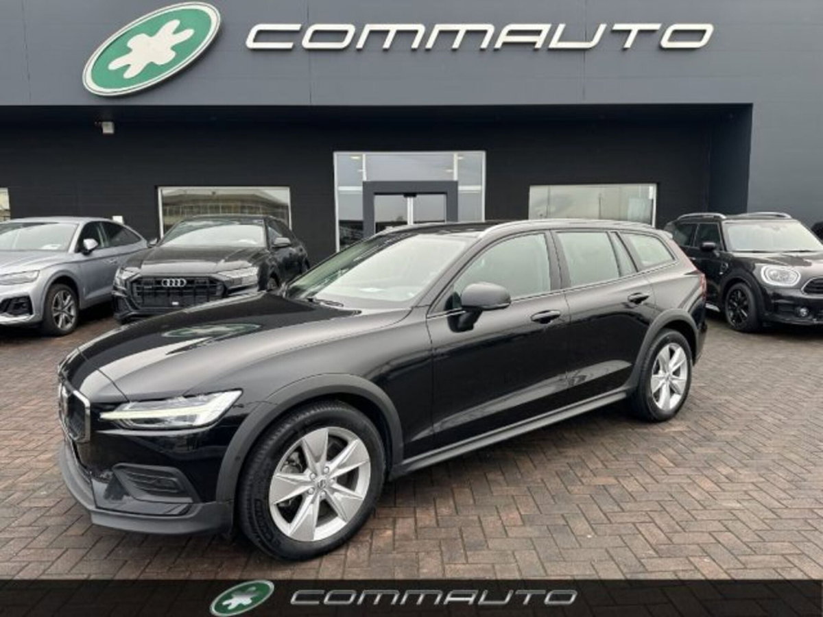 Volvo V60 Cross Country 2.0 b4 Core awd auto