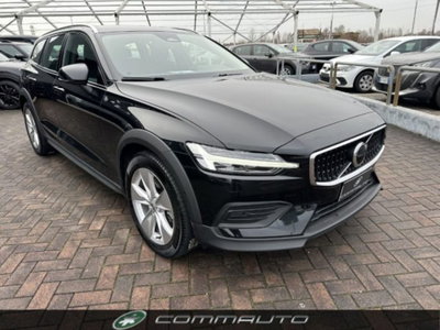 Volvo V60 Cross Country 2.0 b4 Core awd auto (2)