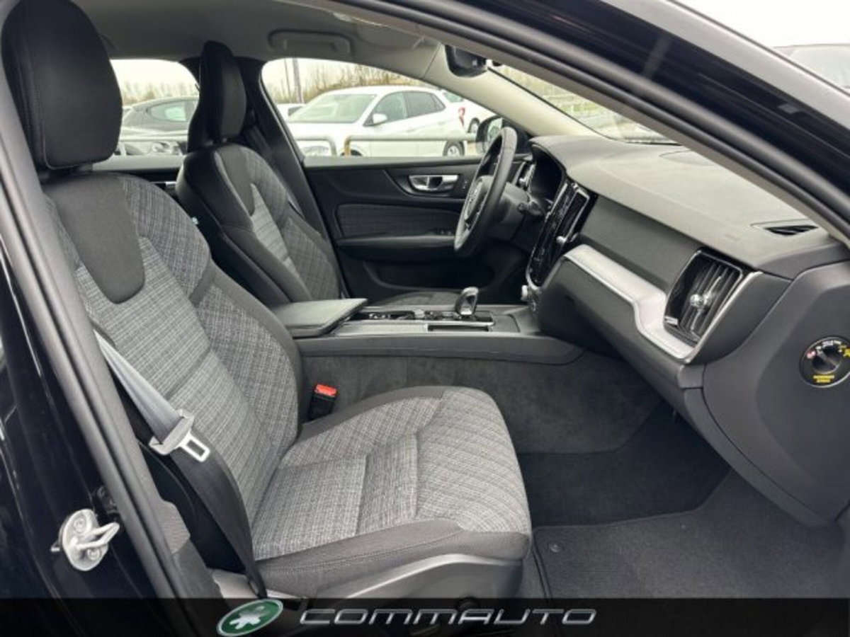 Volvo V60 Cross Country 2.0 b4 Core awd auto (20)
