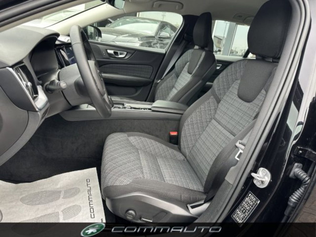 Volvo V60 Cross Country 2.0 b4 Core awd auto (6)