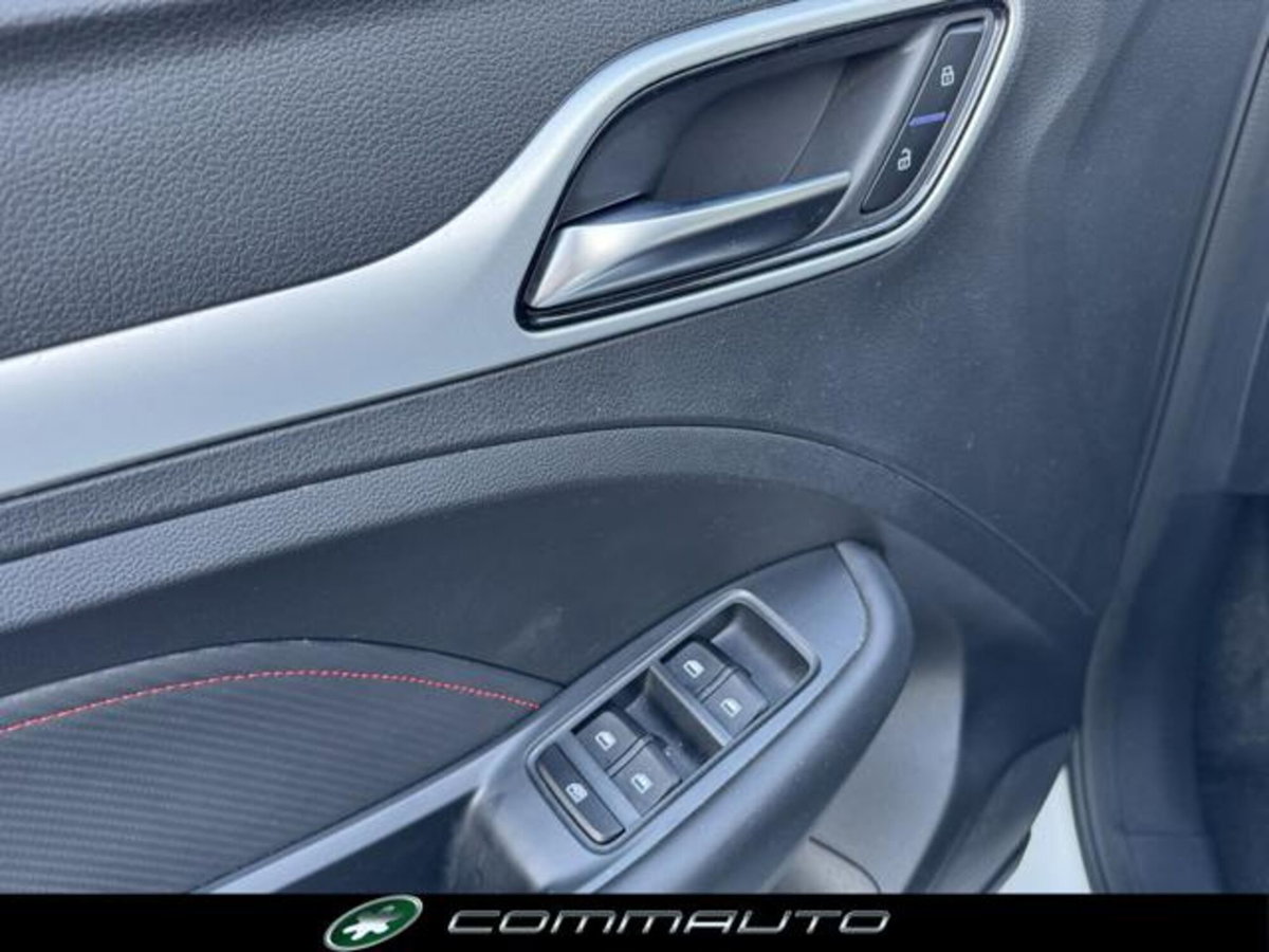Mg ZS ZS 1.5 Luxury (11)