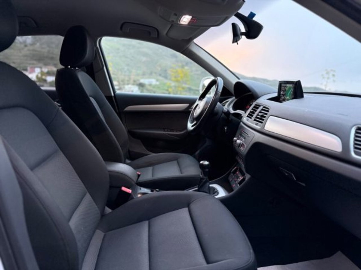 Audi Q3 2.0 TDI 150 CV Business (19)