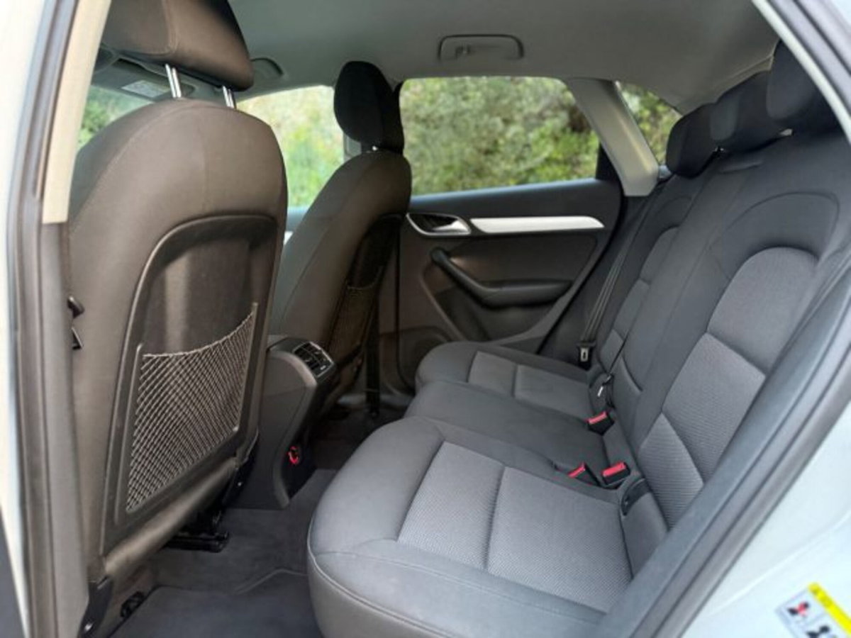 Audi Q3 2.0 TDI 150 CV Business (20)