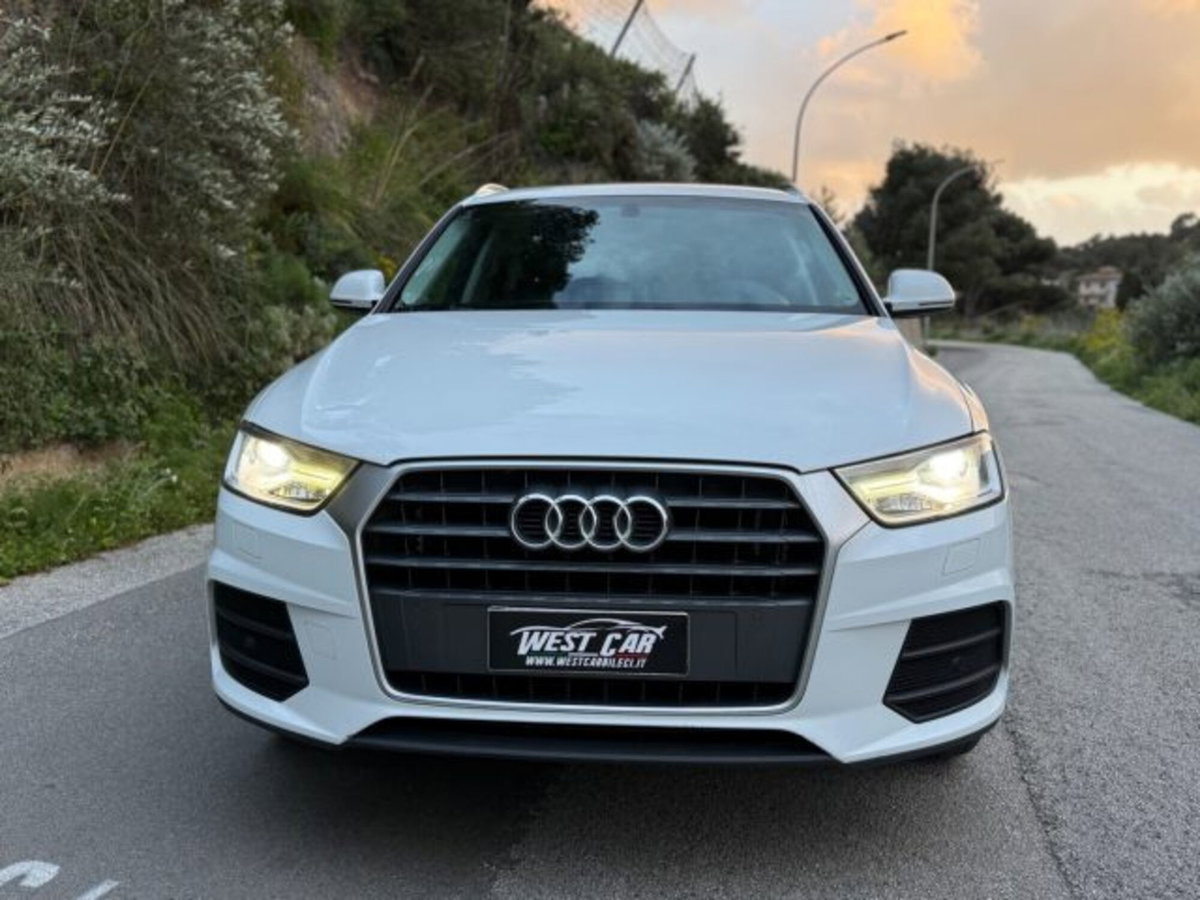 Audi Q3 2.0 TDI 150 CV Business (3)