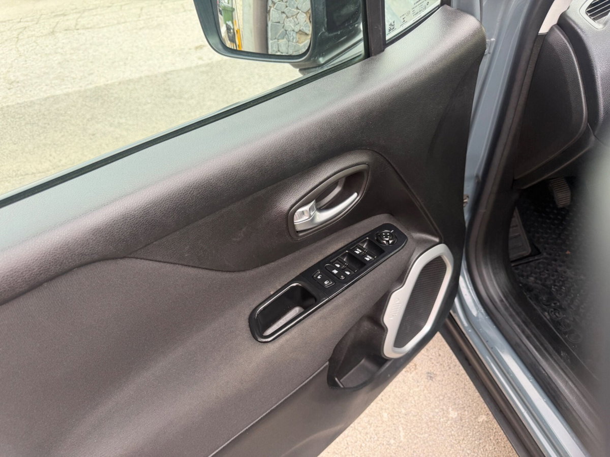 Jeep Renegade 2.0 Mjt 140CV 4WD Active Drive Longitude (9)