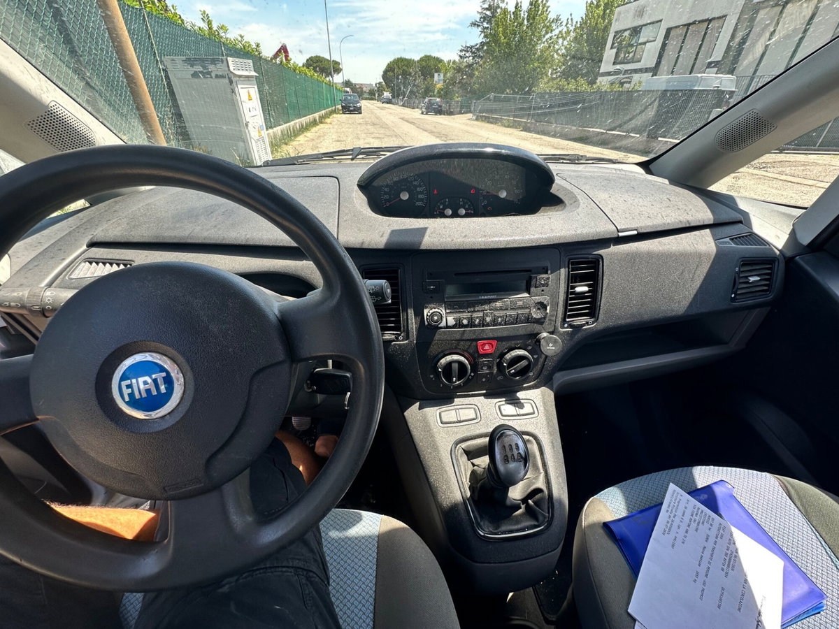 Fiat Idea 1.4 16V Dynamic (11)