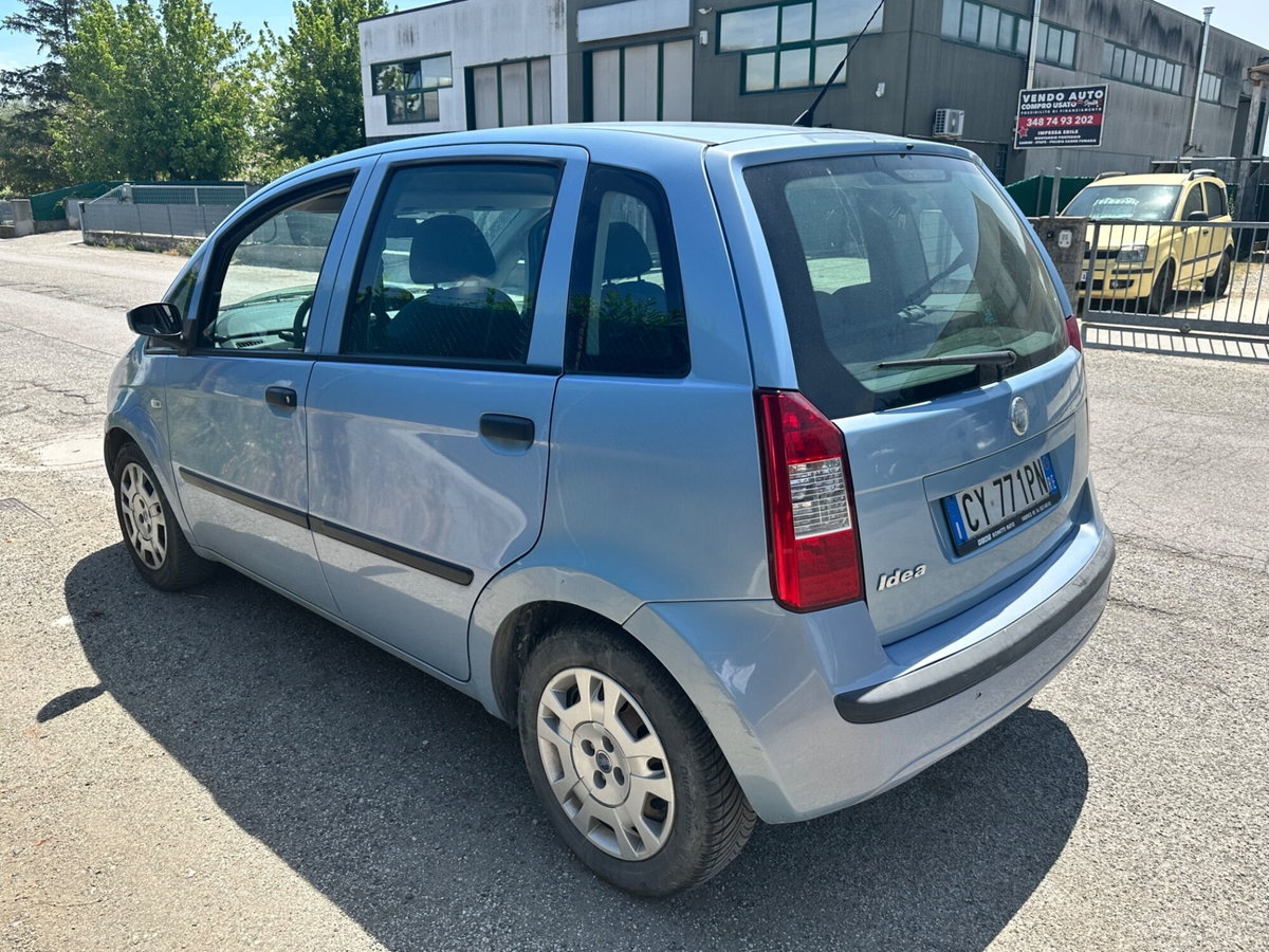 Fiat Idea 1.4 16V Dynamic (5)
