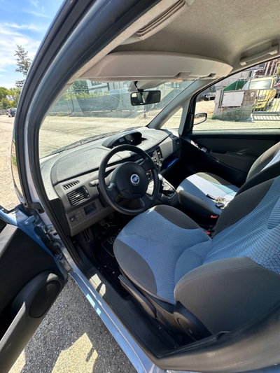 Fiat Idea 1.4 16V Dynamic (9)