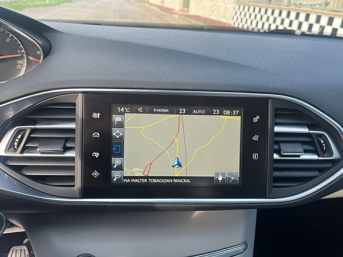 Peugeot 308 SW BlueHDi 120 S&S Allure (15)