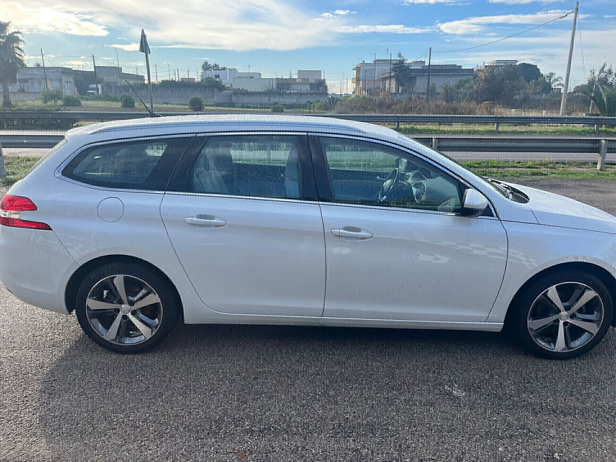 Peugeot 308 SW BlueHDi 120 S&S Allure (4)