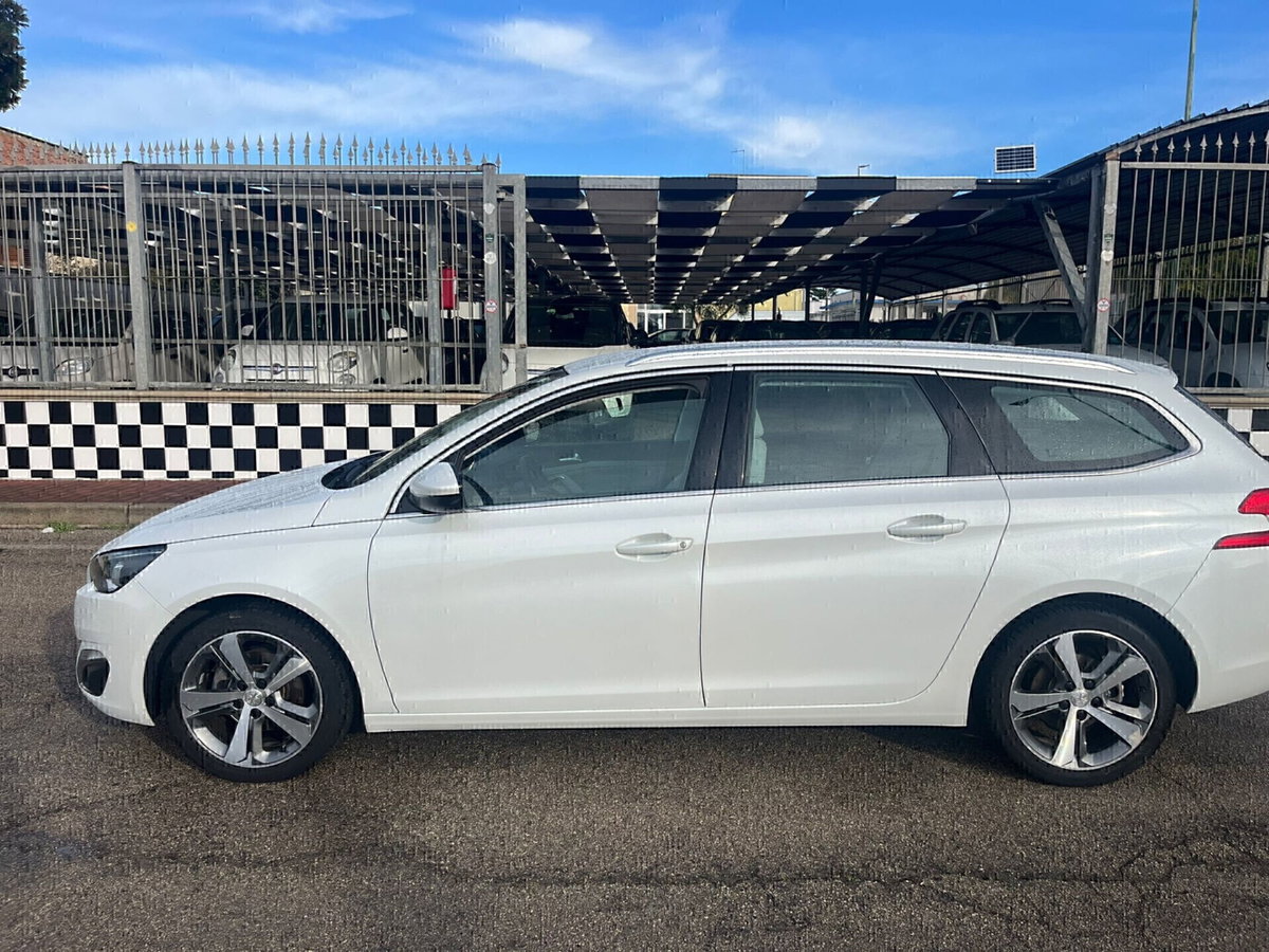 Peugeot 308 SW BlueHDi 120 S&S Allure (8)