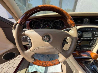 Jaguar XJ 4.2 V8 cat Executive (10)