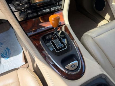 Jaguar XJ 4.2 V8 cat Executive (15)