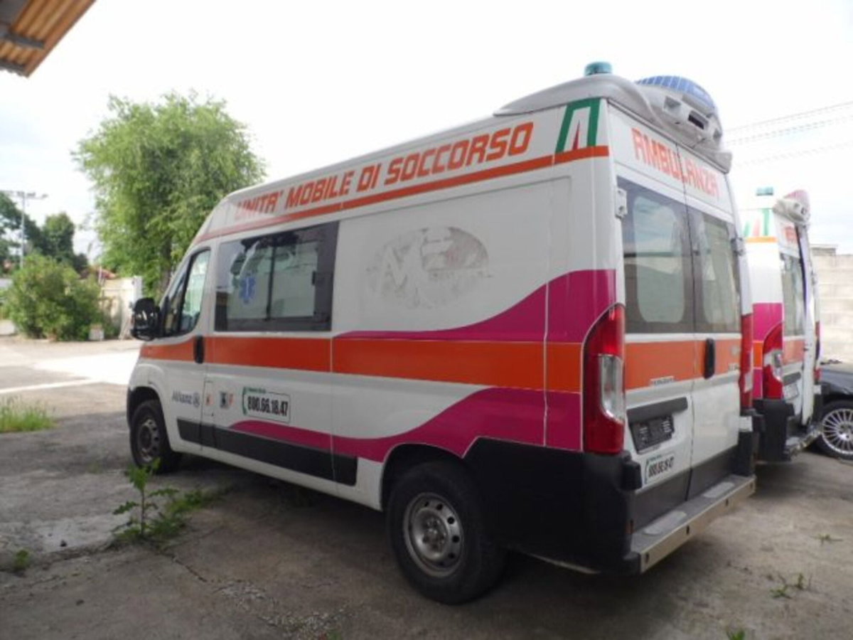 Peugeot Boxer Furgone 333 2.2 BlueHDi 165 S&S PM-TM Furgone (3)