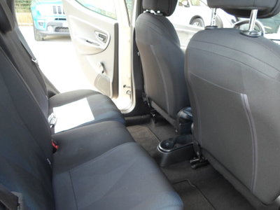 Lancia Ypsilon 1.2 69 CV 5 porte Platinum (14)