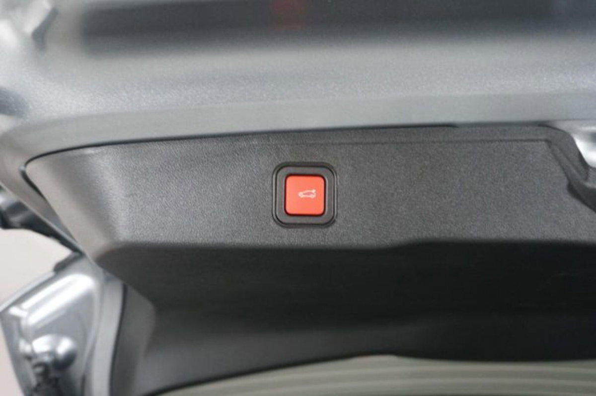 Jeep Avenger 1.2 turbo Summit fwd 100cv (18)