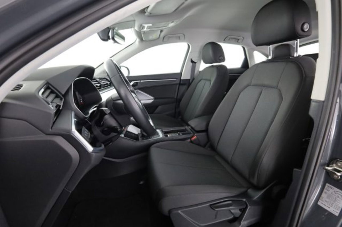 Audi Q3 Sportback 35 TDI quattro S tronic Business Plus (2)