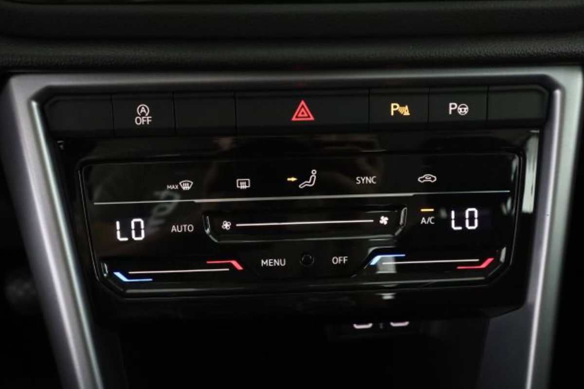 Volkswagen T-Roc 2.0 tdi Life 115cv (12)