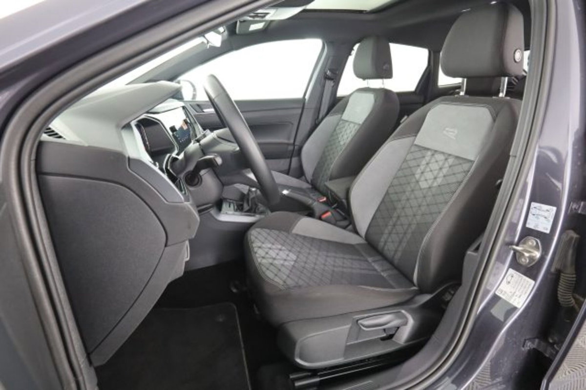 Volkswagen Taigo 1.0 tsi R-Line 115cv (2)