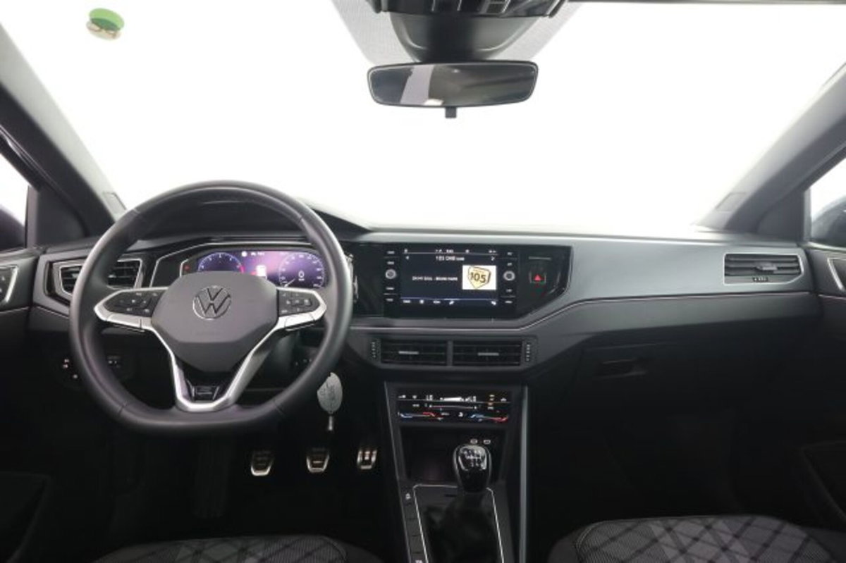 Volkswagen Taigo 1.0 tsi R-Line 115cv (4)