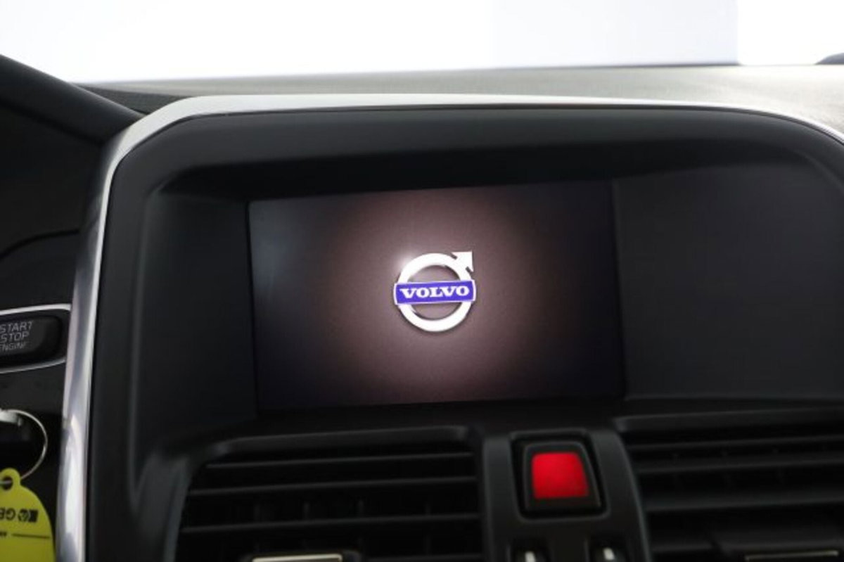 Volvo XC60 D4 Geartronic Business Plus (9)