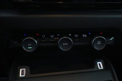 Citroen C4 BlueHDi 130 S&S EAT8 Feel Pack (13)