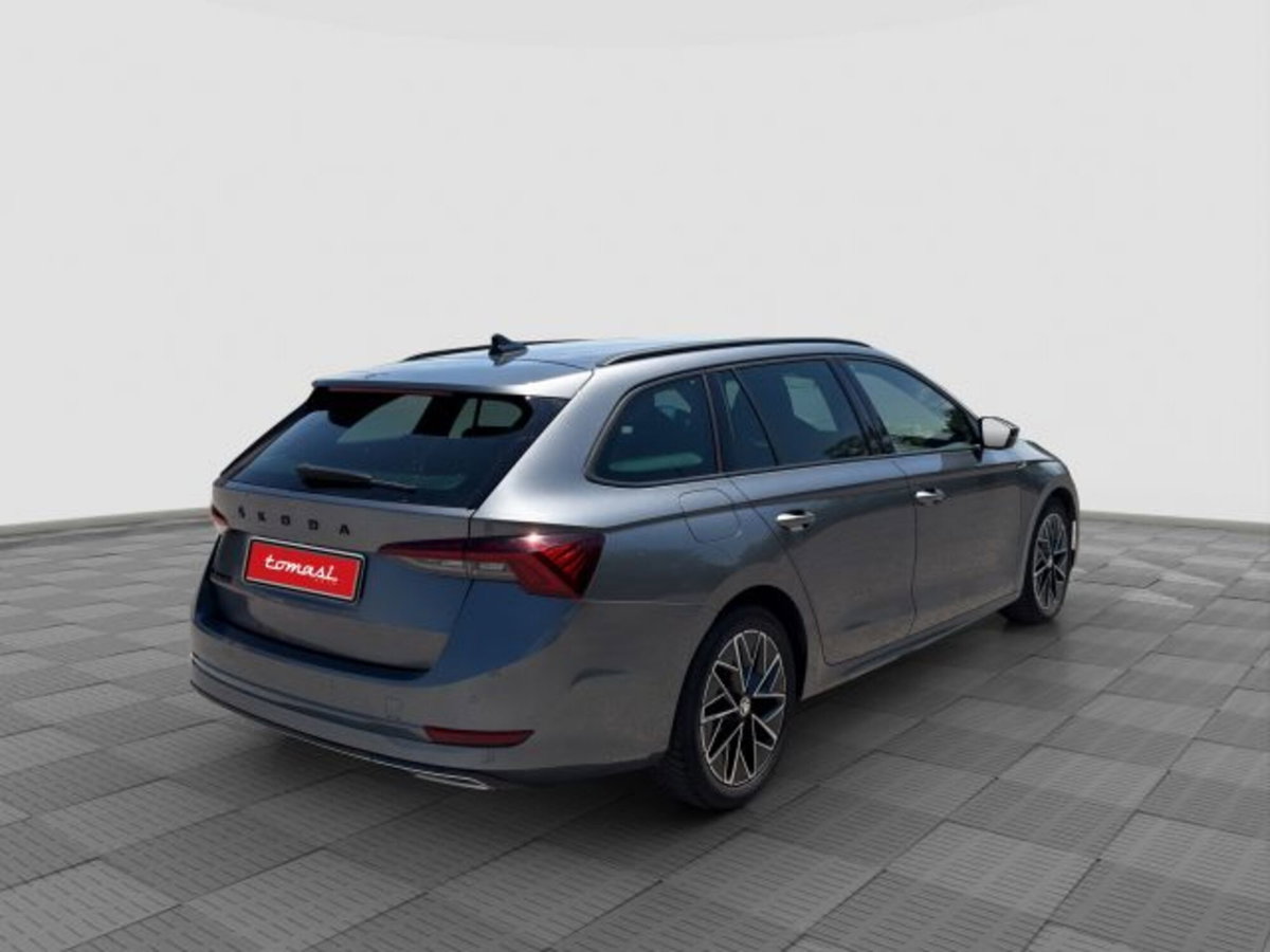 Skoda Octavia Station Wagon 2.0 TDI EVO SCR 150 CV DSG 4x4 Wagon Sportline (5)