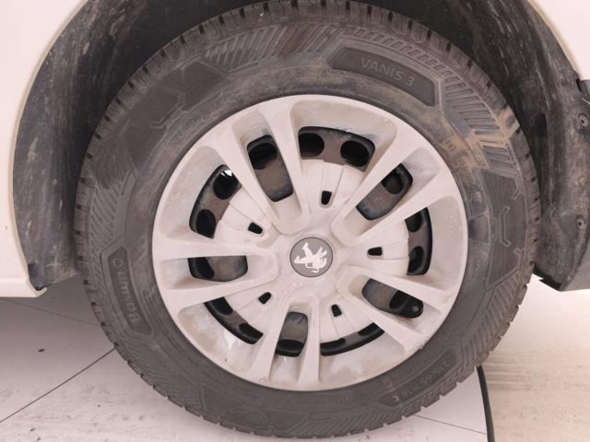 Peugeot Expert Furgone BlueHDi 150 S&S PC-TN Furgone Premium Compact (16)