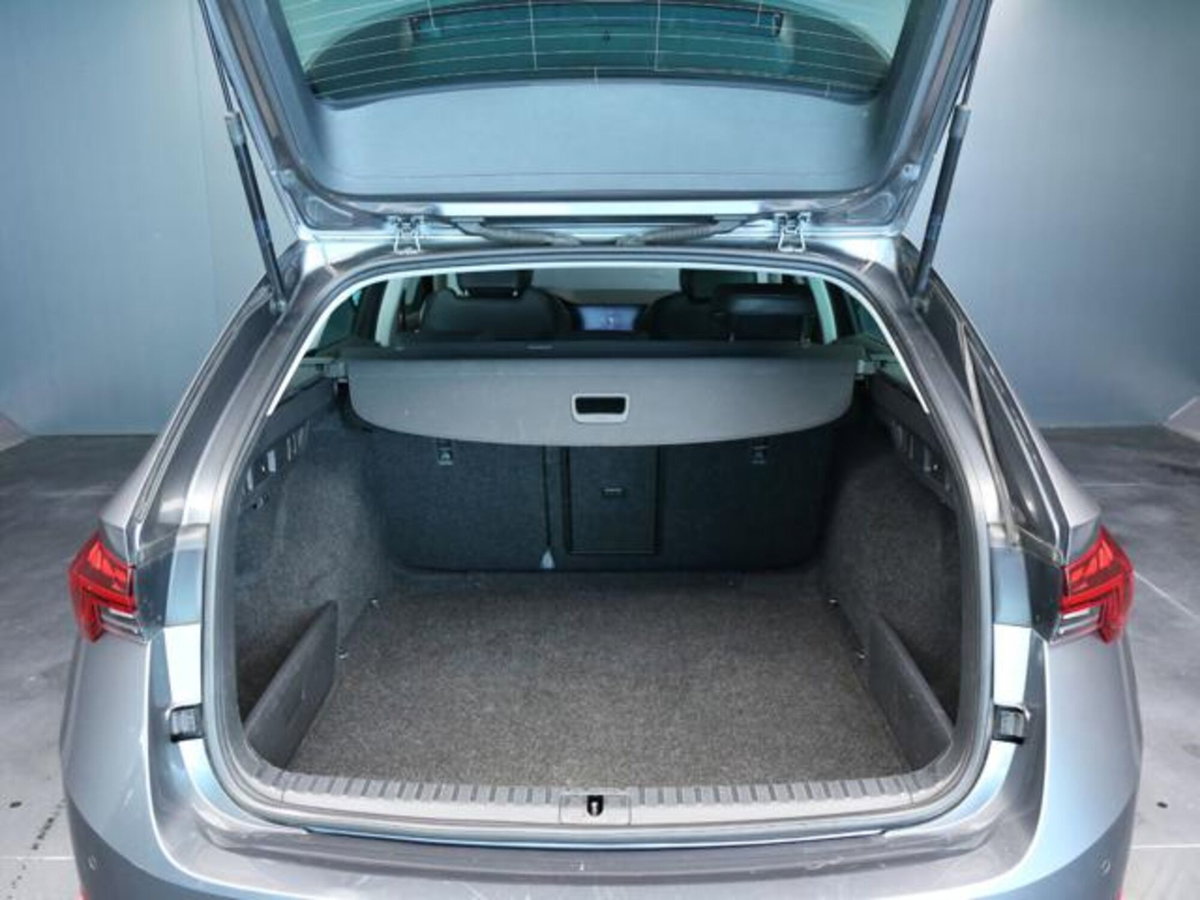 Skoda Octavia Station Wagon 2.0 TDI EVO SCR DSG Wagon Style (7)