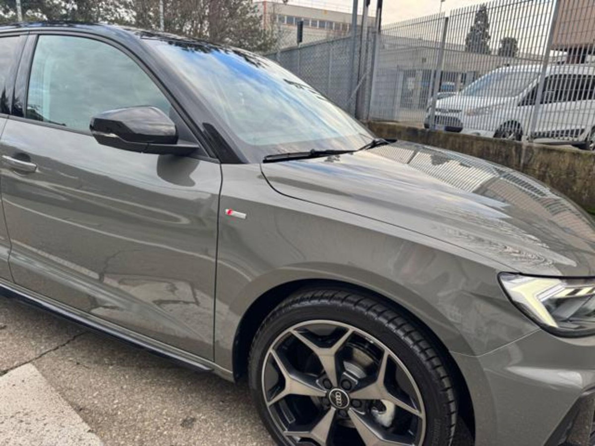 Audi A1 Sportback 30 TFSI S tronic Identity Black (3)