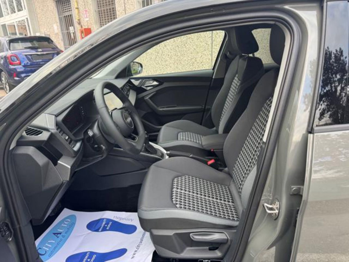 Audi A1 Sportback 30 TFSI S tronic Identity Black (6)
