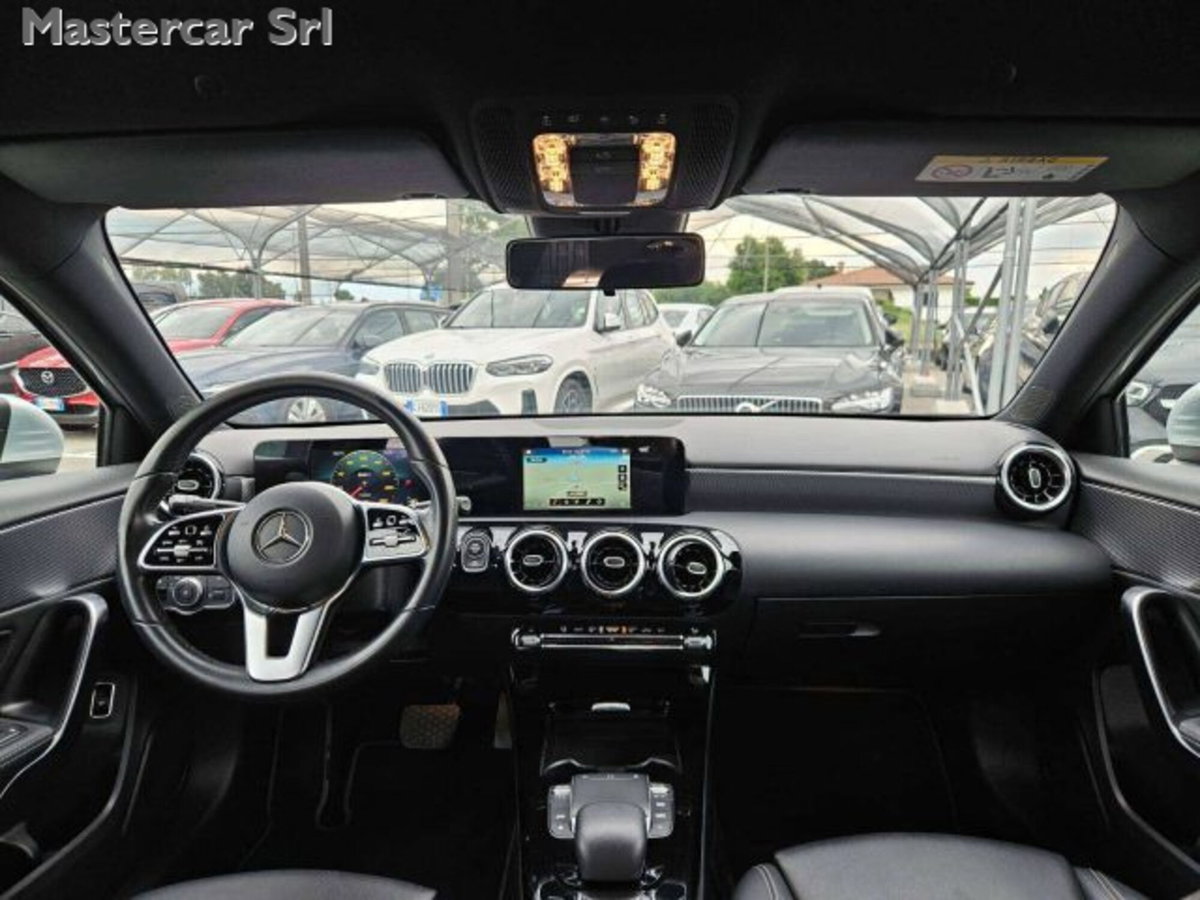 Mercedes-Benz Classe A Sedan 180 d Automatic 4p. Sport (10)