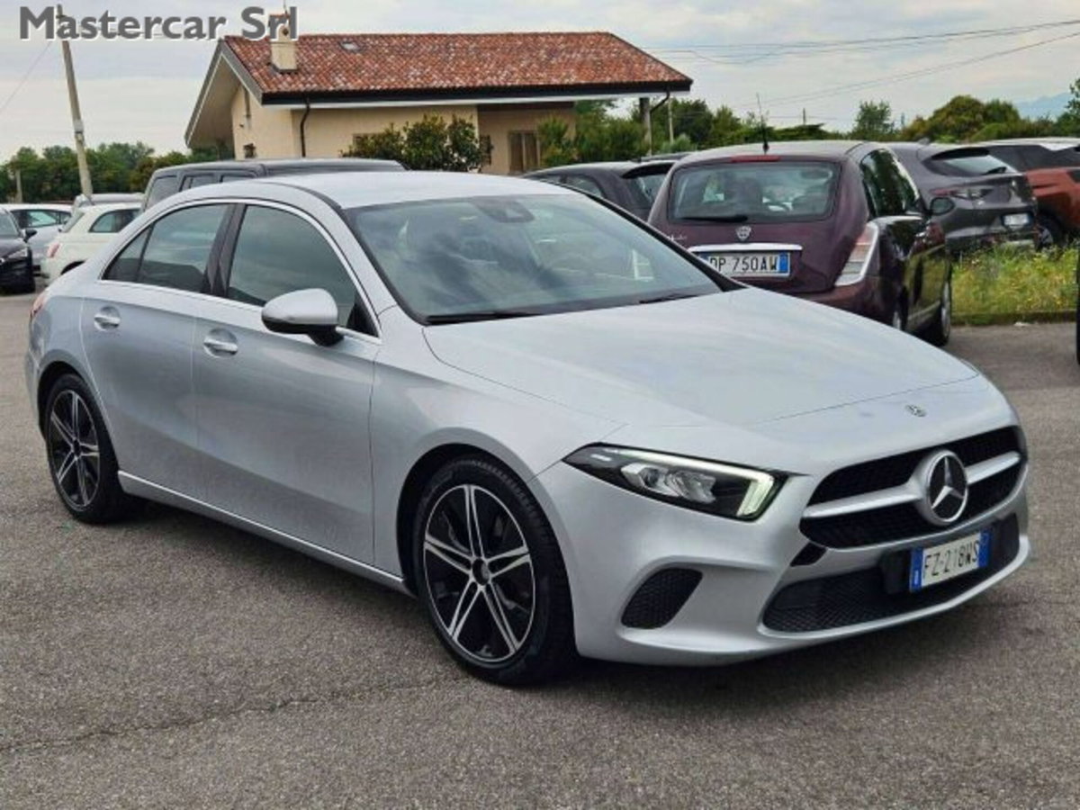 Mercedes-Benz Classe A Sedan 180 d Automatic 4p. Sport (3)