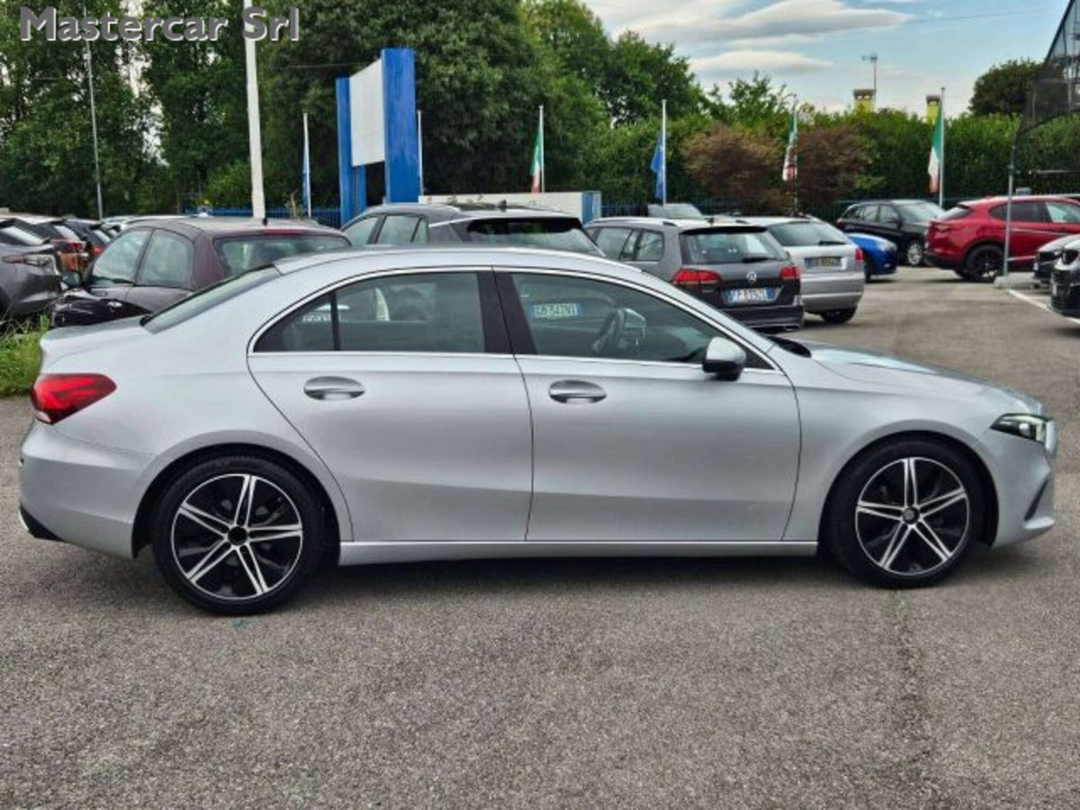 Mercedes-Benz Classe A Sedan 180 d Automatic 4p. Sport (4)