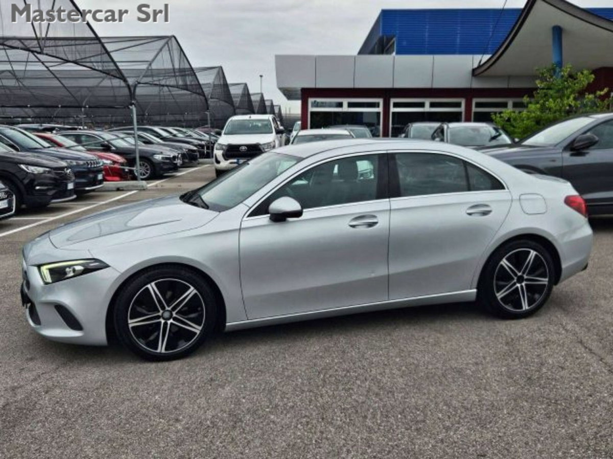 Mercedes-Benz Classe A Sedan 180 d Automatic 4p. Sport (5)