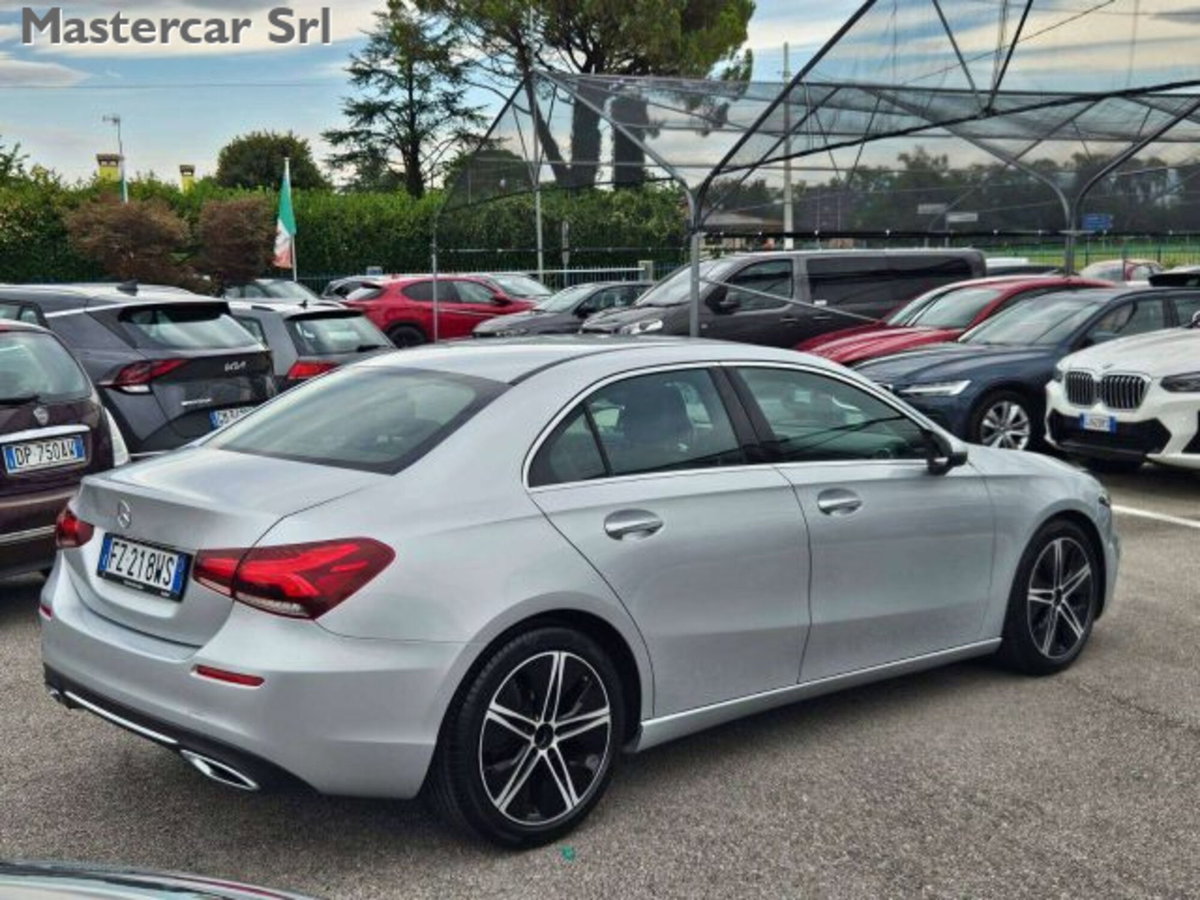 Mercedes-Benz Classe A Sedan 180 d Automatic 4p. Sport (8)