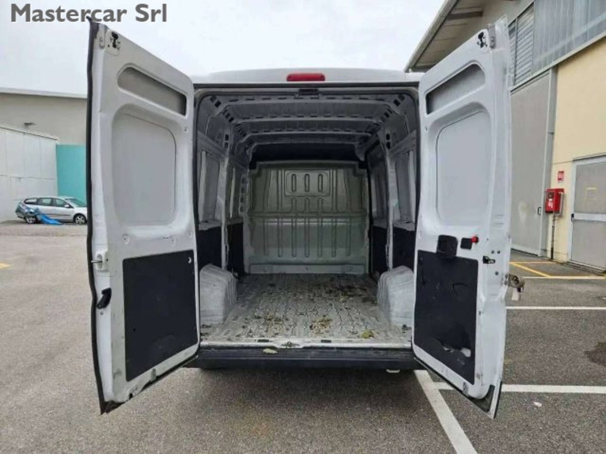 Peugeot Boxer Furgone 335 L2H2 2.2 bluehdi 140cv S&S vetrato (14)