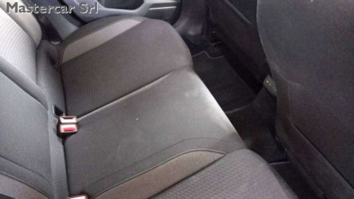 Volkswagen Taigo 1.0 tsi Life 95cv (14)