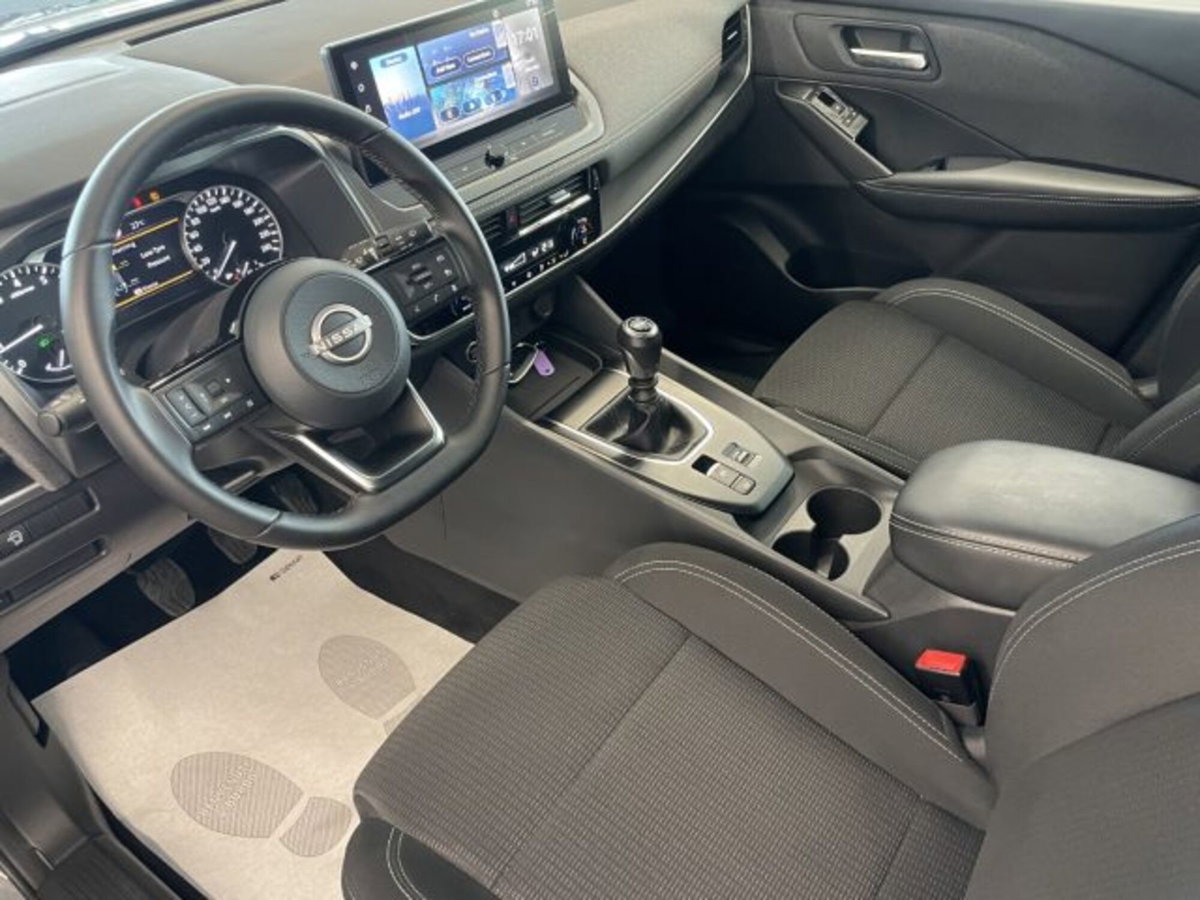 Nissan Qashqai 1.3 mhev Acenta 2wd 140cv (2)