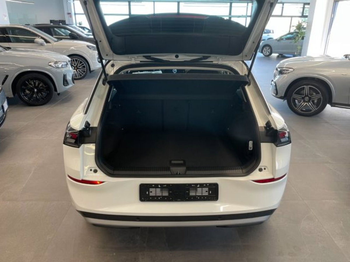 Volkswagen T-Roc 1.5 etsi Life 115cv dsg (3)