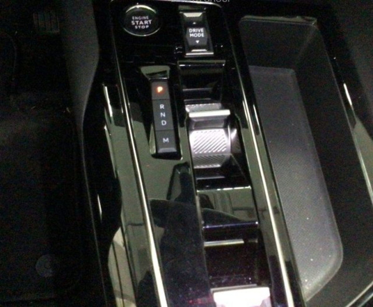 Peugeot 3008 BlueHDi 130 S&S EAT8 Allure Pack (7)