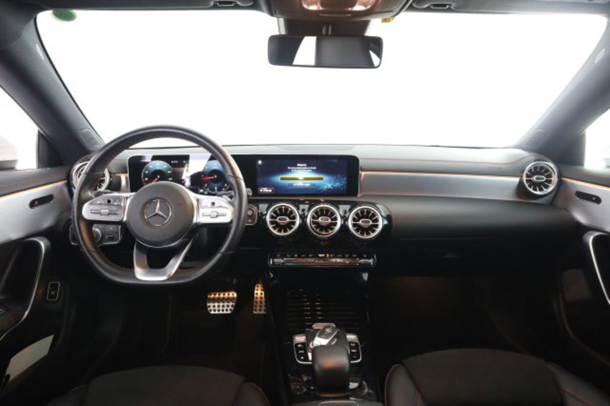 Mercedes-Benz CLA Shooting Brake 200 d Automatic Shooting Brake Premium (4)